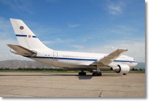 Airbus A-310 FAeB-CA-02-Douchanbe-26mai2008-DSC_0081.jpg